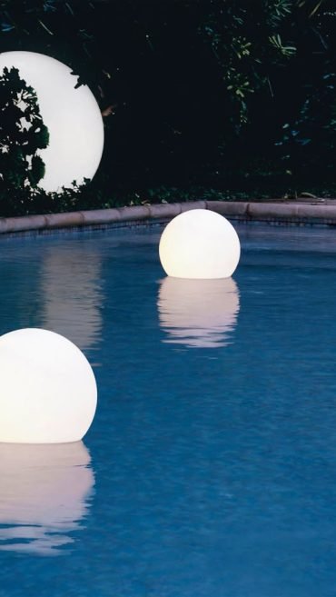 solar-pool lights